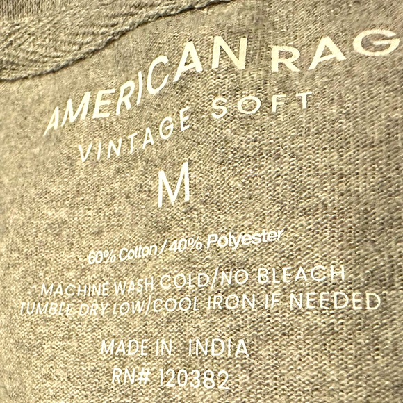 NWT American Rag M size tee in gray with graffics - Picture 3 of 3